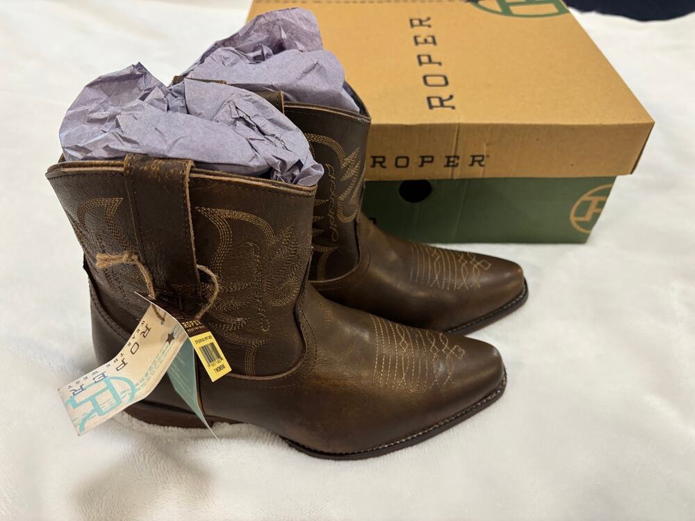 NWT Roper Women's Dusty Burnished Western Booties - size 7